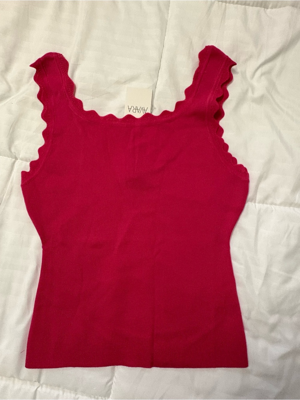 Scallop-Edge Ribbed Tank Top in Fuchsia